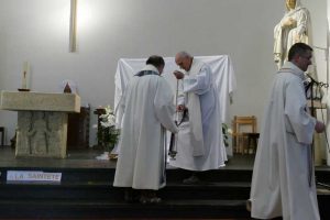 ND Val d Amour Ascension 5 mai 2016 veneration reliques st JPII et steFaustine (23)